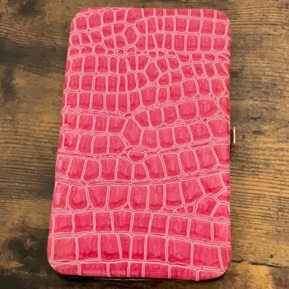 Pink Snakeskin hard case Wallet NWOT